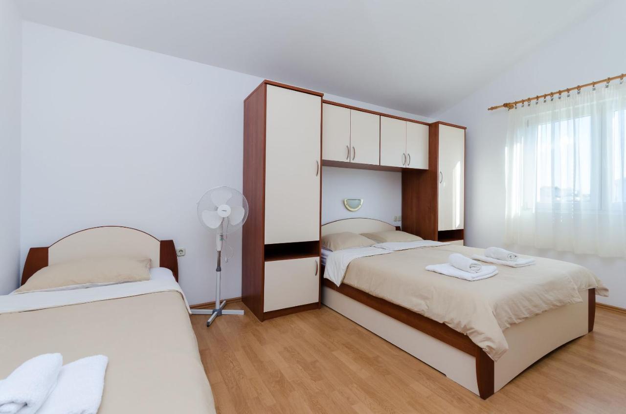 Apartments Marija P 洛帕 外观 照片