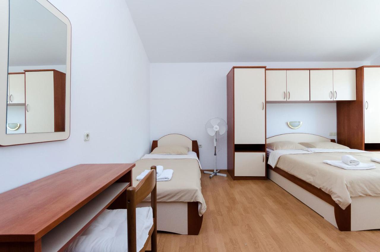 Apartments Marija P 洛帕 外观 照片